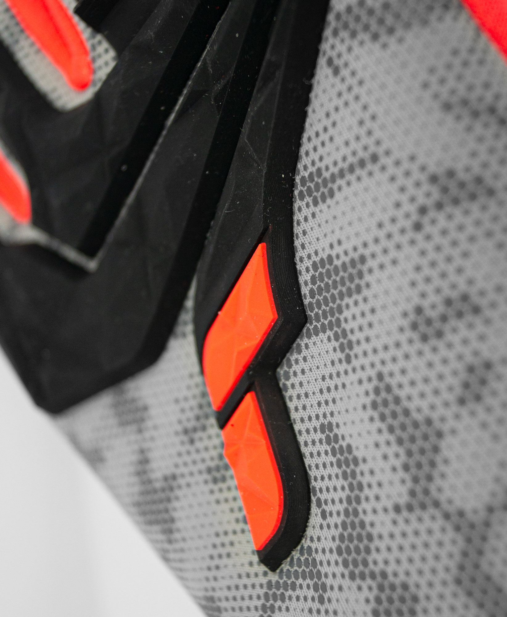 Reusch World Cup Warrior Neo - reusch.com
